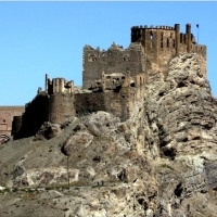 Ruiny średniowiecznego zamku Hosap położonego we wsi Guzelsu niedaleko Van we wschodniej Turcji.