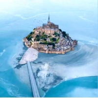 Wyspa Le Mont Saint-Michel, perła pośrodku wody: