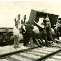 Masywny aparat zbudowany przez amerykańskiego fotografa George'a R. Lawrence'a.