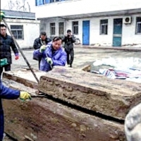 Sarkofagi gigantów były znalezione w piaskowcach w wielu miejscach w Chinach.