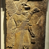 Ludzie, bogowie i religia w starożytnych świątyniach Mezopotamii.