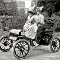 W latach 1899 i 1900 samochody elektryczne sprzedawały się lepiej niż wszystkie inne typy samochodów.