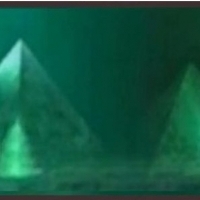 Odkrycie dwóch gigantycznych podwodnych piramid w Trójkącie Bermudzkim.