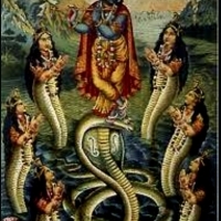 Nierozwiązaną tajemnicą okresu Ubaid, kultury przed Sumerami, są idole węży Ubaid Lizardmen.