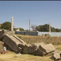 Axum, małe miasteczko na północy Etiopii, dla samych Etiopczyków jest to kolebka ich cywilizacji: