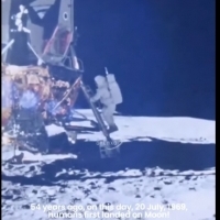 Zbiór zeznań załogi Apollo 11 o sfingowaniu podróży na Księżyc.