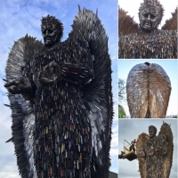 „Anioł-Nóż” to 27-metrowa rzeźba zbudowana ze 100 000 noży.