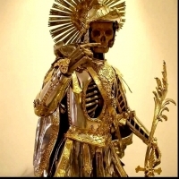 Szkielet z XVI wieku. Znaleziono go w kościele w Rzymie. Osoba na zdjęciu znana jest jako św. Pankracy.