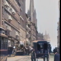 Odrestaurowany materiał filmowy z 1896 roku przedstawiający ruch pieszych, powozów i tramwajów na Broadwayu w Nowym Jorku.