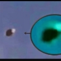 Skywatcher recorded metallic UFO moving in the sky over New York