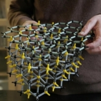 Naukowcy z Georgia Institute of Technology stworzyli pierwszy półprzewodnik oparty o grafen.