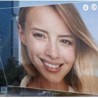 Nowa technologia niemieckiej firmy Zeiss zamienia każde okno w niewidzialną kamerę i ekran.