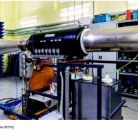 Politechnika Gdańska testuje  elektromagnetyczne działo jako broń na drony.